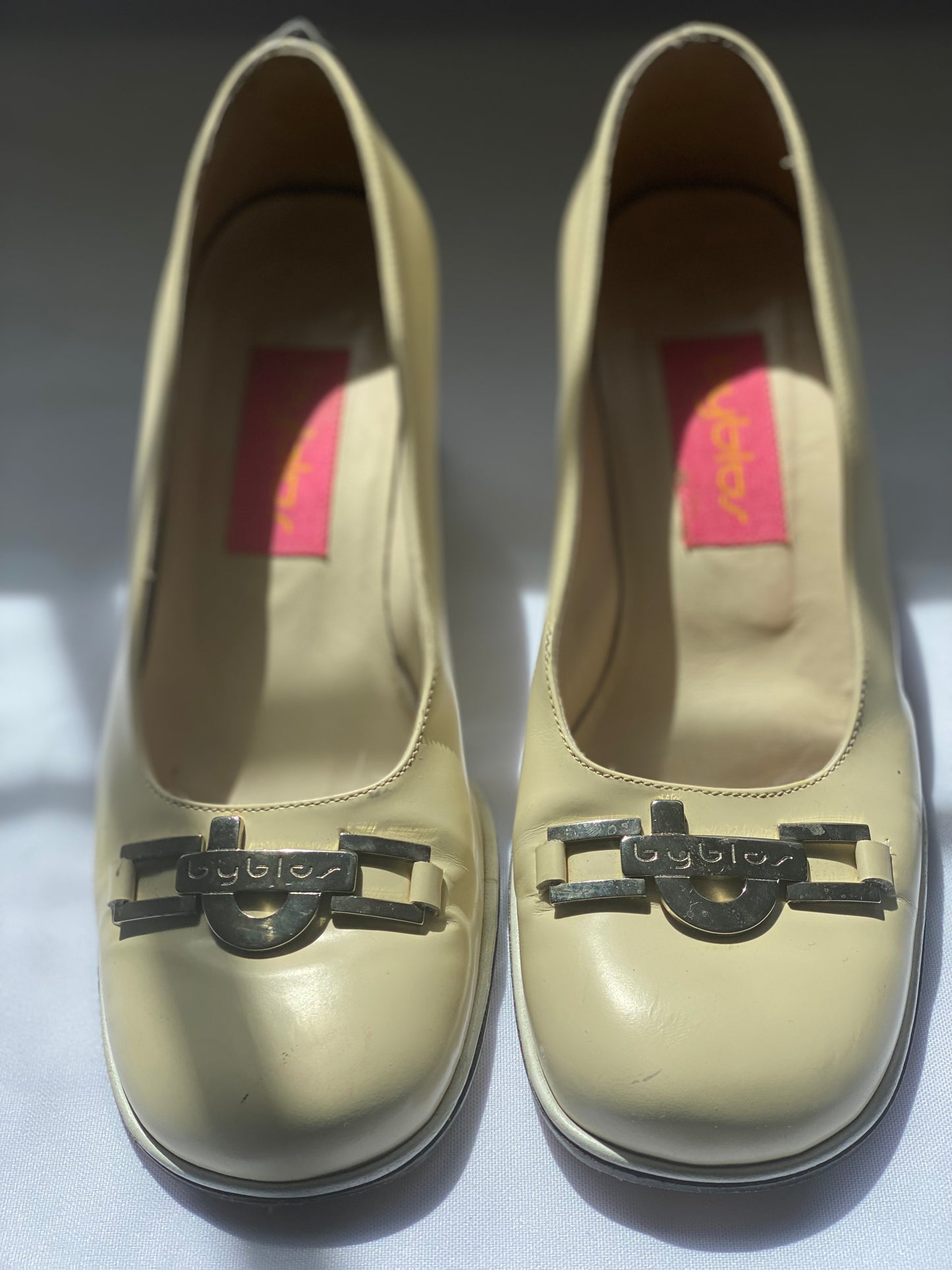 Cream Bybas Round Toe Chunky Heels