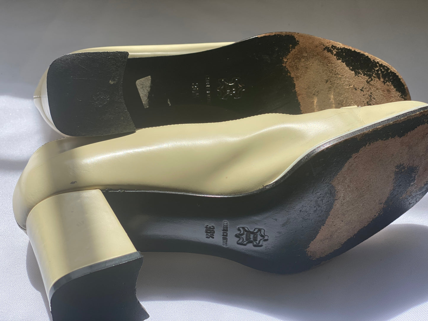 Cream Bybas Round Toe Chunky Heels