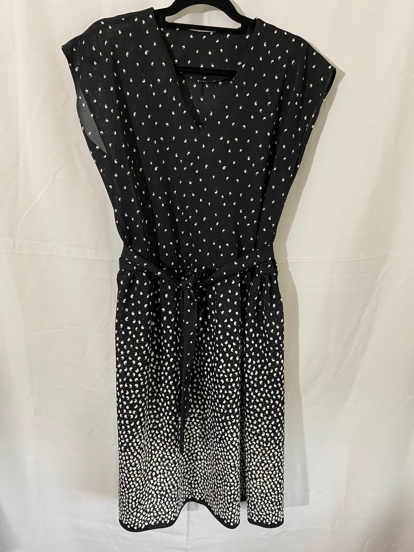 Black & White Gradient Sleeveless Dress