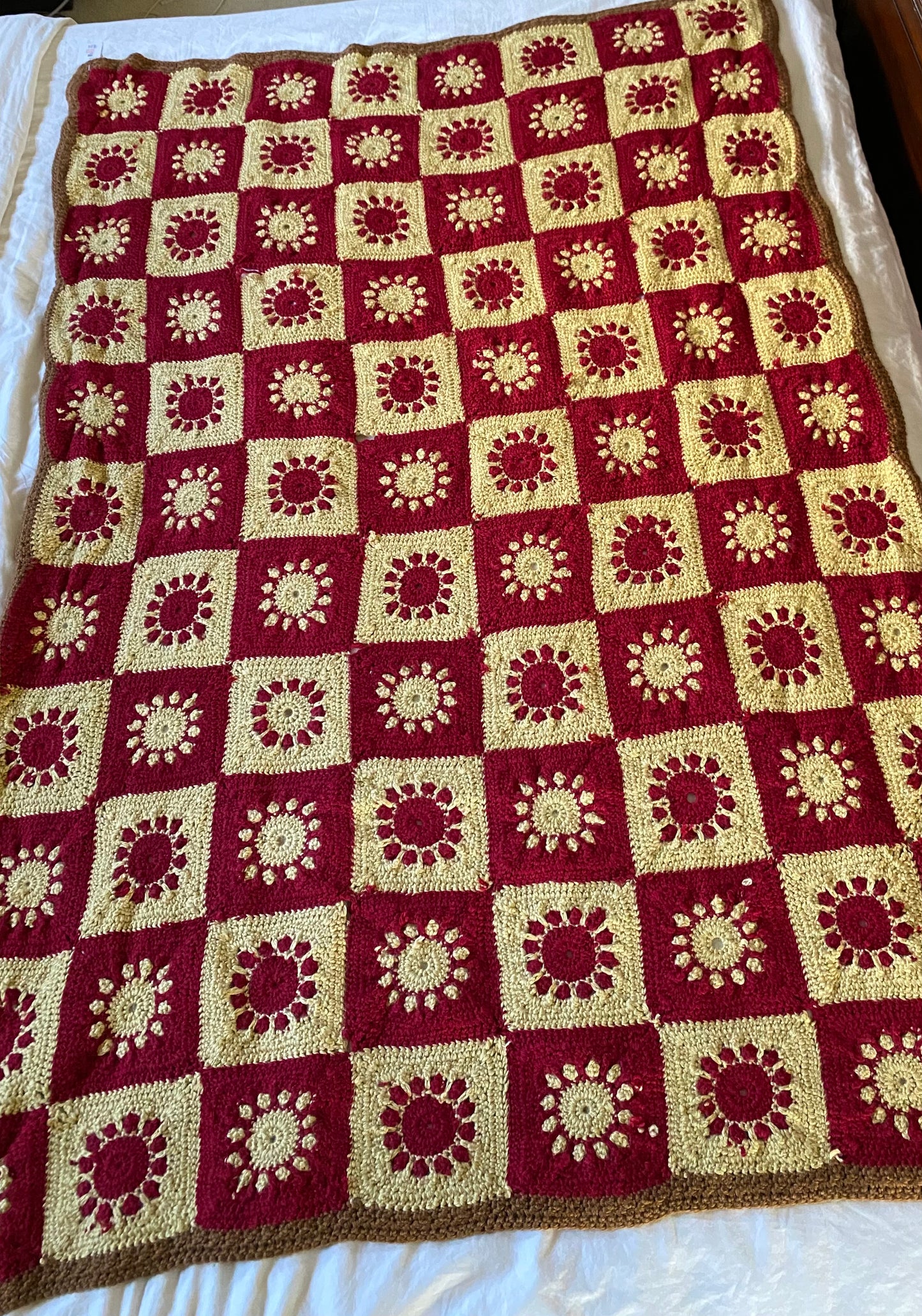 Handmade Cream/Red Knitted Throw