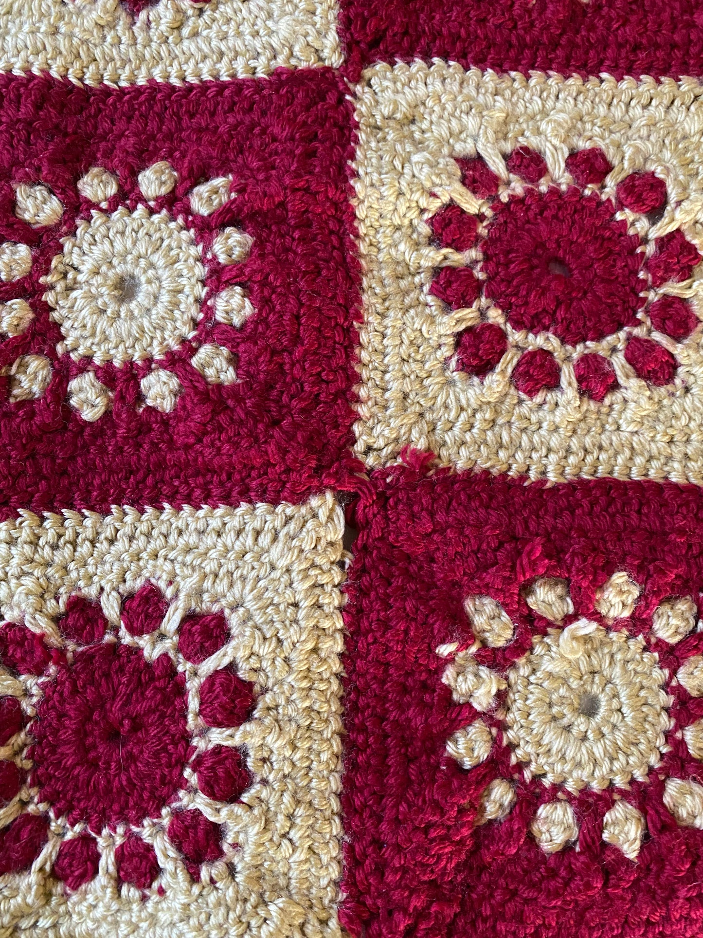 Handmade Cream/Red Knitted Throw