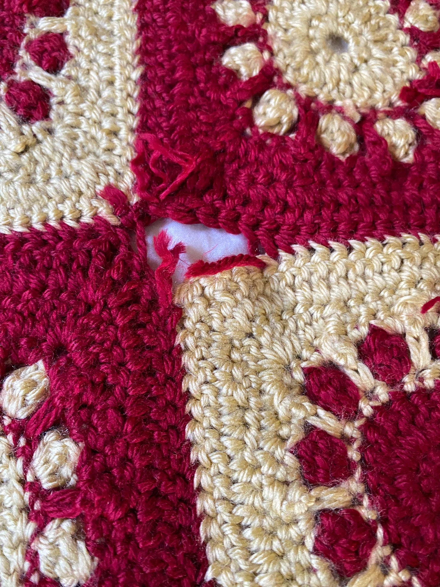 Handmade Cream/Red Knitted Throw