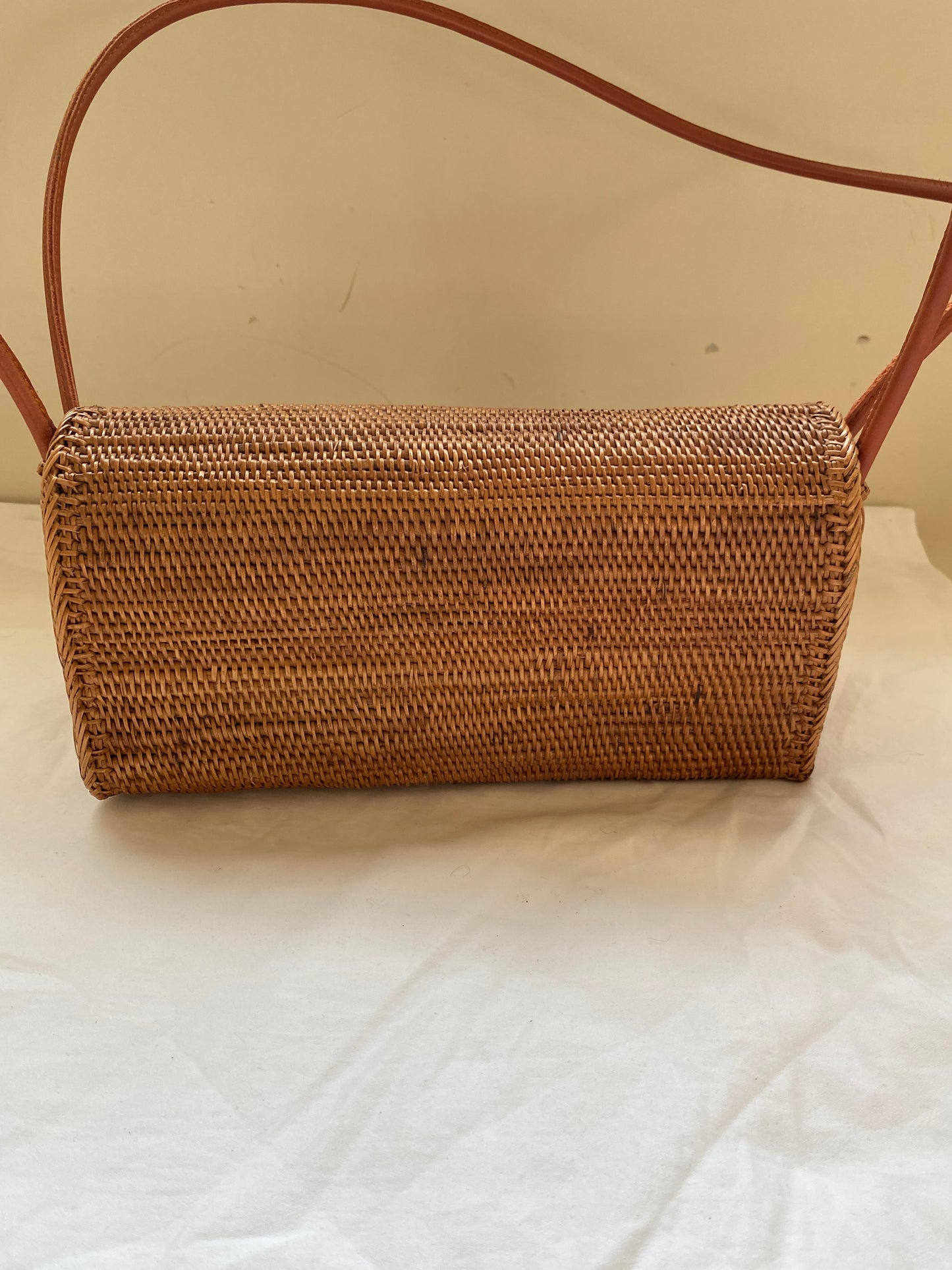 ﻿Woven Basket Bag with Leather Straps