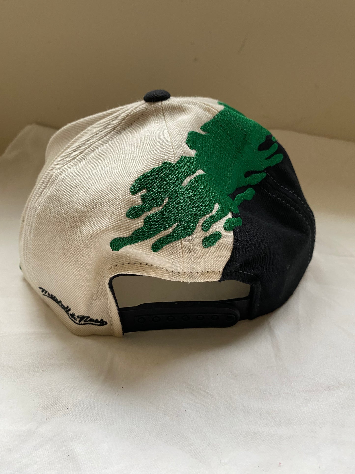 ﻿Boston Celtics Black, Green & White Mitchell & Ness Hat