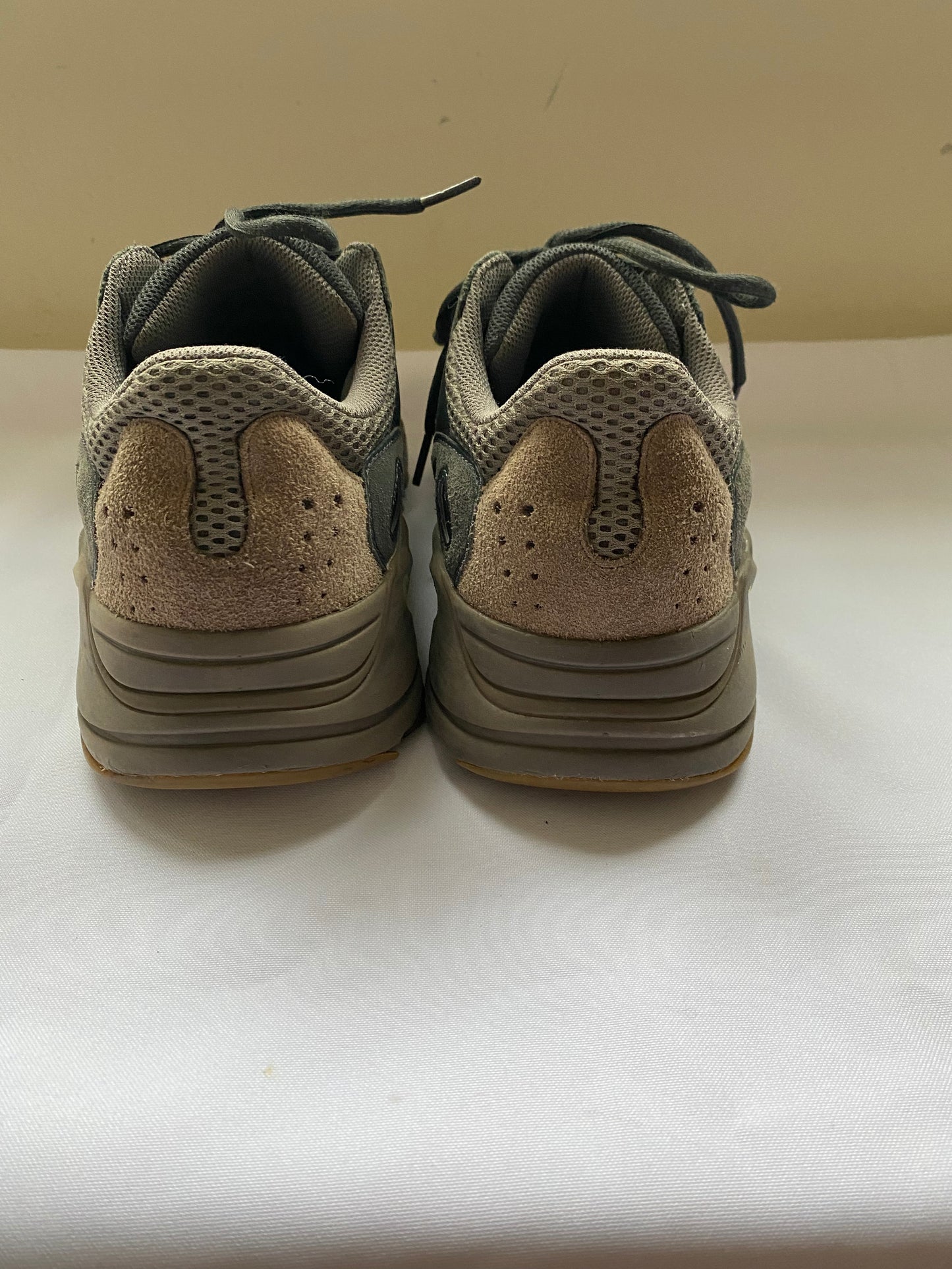 Adidas Yeezy Boost 700 Mauve Shoes (Size 11)