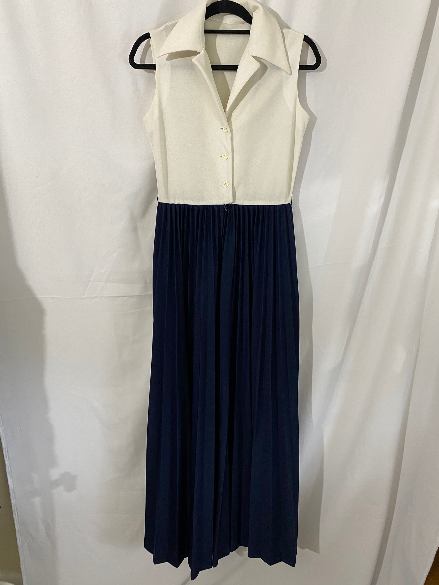 1960s/70s White & Navy Sleeveless Maxi Dress