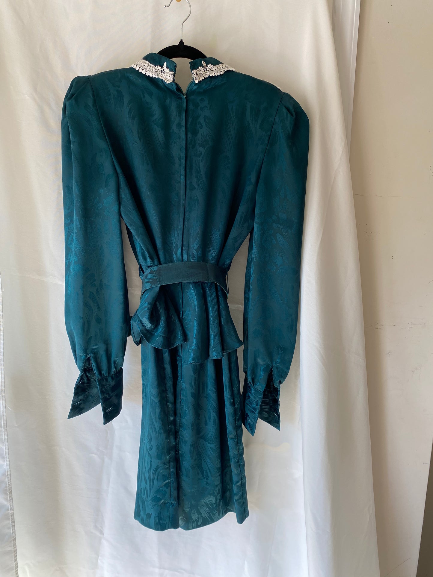 80s Green Dress w/Cream Lace Collar