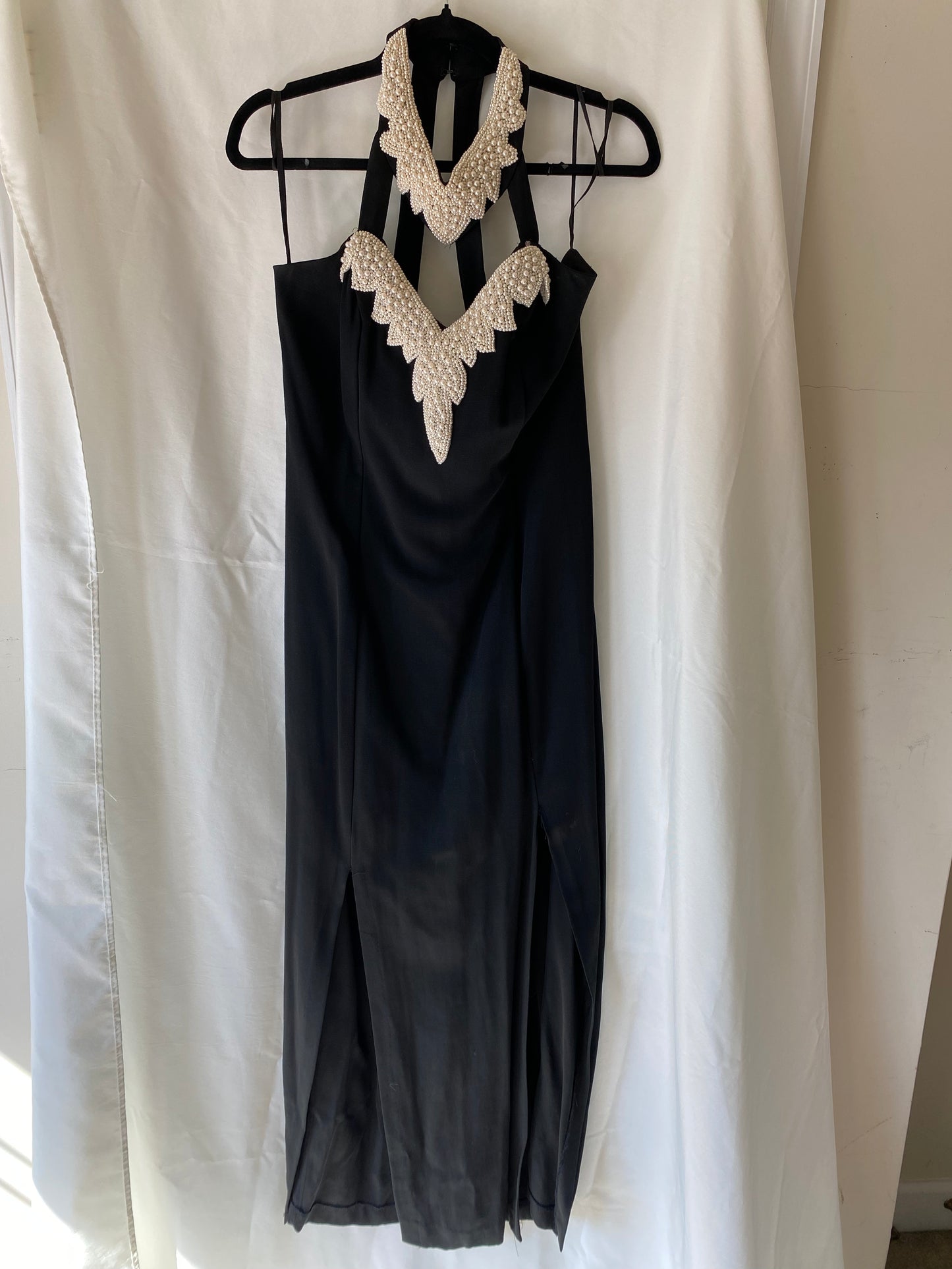 80s Black Sleeveless Dress w/Pearl Collar